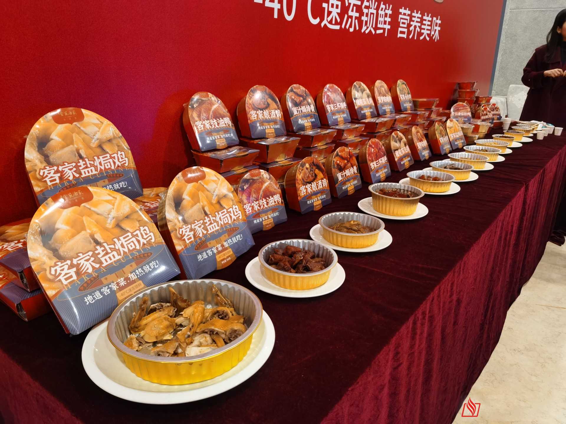 預(yù)制菜鎖鮮革命！一臺(tái) “會(huì)呼吸” 的包裝機(jī)如何讓料理包媲美現(xiàn)做？